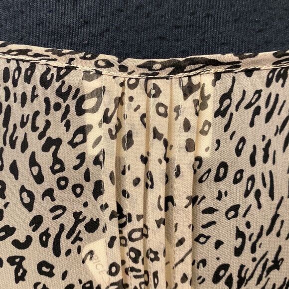 Anthropologie Pins & Needles Long Sleeve Leopard Print Blouse Medium Pleated - Picture 6 of 8
